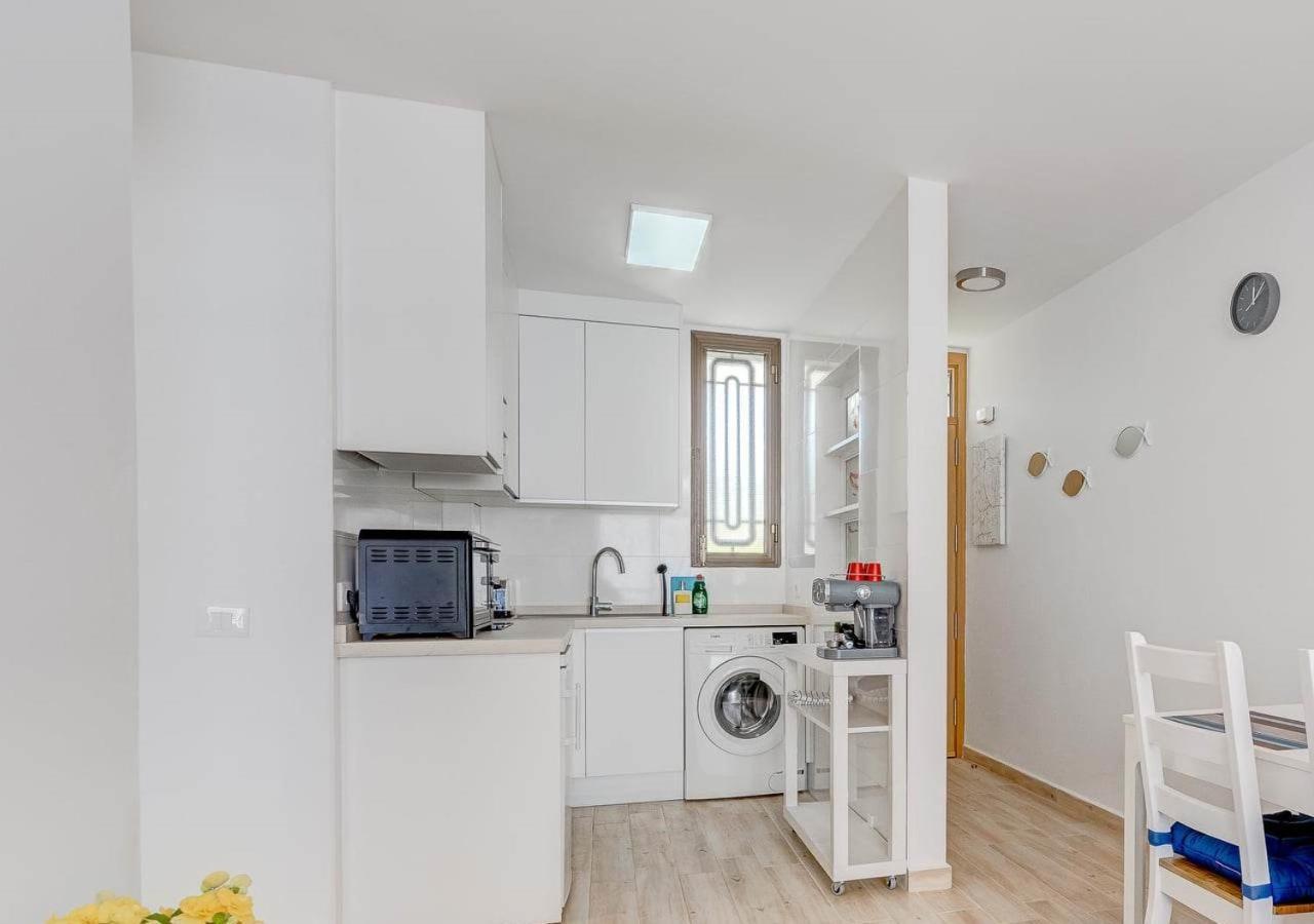 Stylish Flat And Pool With 3 Rooms, Sleeps 6, Los Cristianos Los Cristianos  Exterior foto